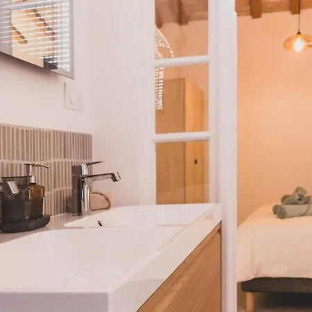 Lux Ph Gem 3br 200m Palais And