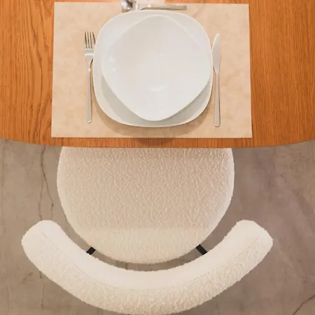 Lux Ph Gem 3br 200m Palais And *