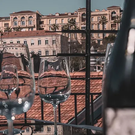 Lux Ph Gem 3br 200m Palais And *