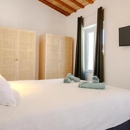 Lux Ph Gem 3br 200m Palais And *